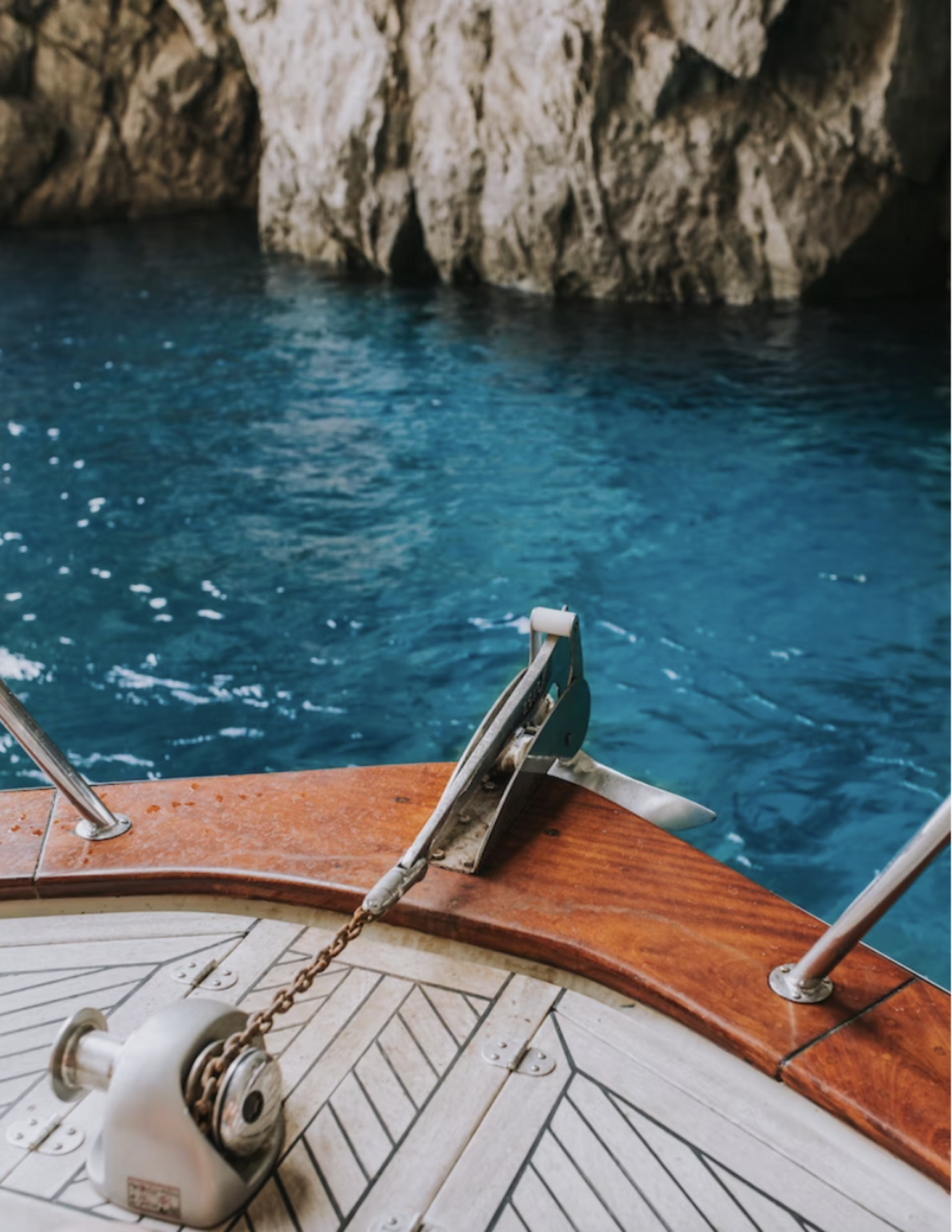 Boat tour around the island of Capri